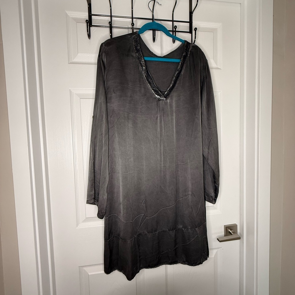 Angela Mara Gray Sequenced V-Neck accent Sz L Dress PTP27”